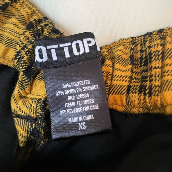 Hot Topic yellow/black plaid pants with chain - Picture 3 of 5